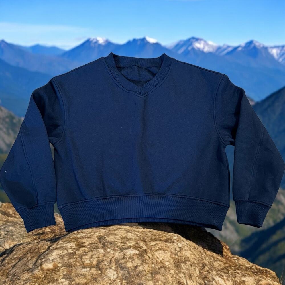 Women’s Navy Blue V-Neck Long Sleeves Crop Sweatshirt Size M NWOT - Picture 1 of 6